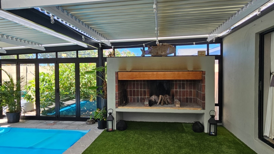 To Let 4 Bedroom Property for Rent in Fish Hoek Western Cape